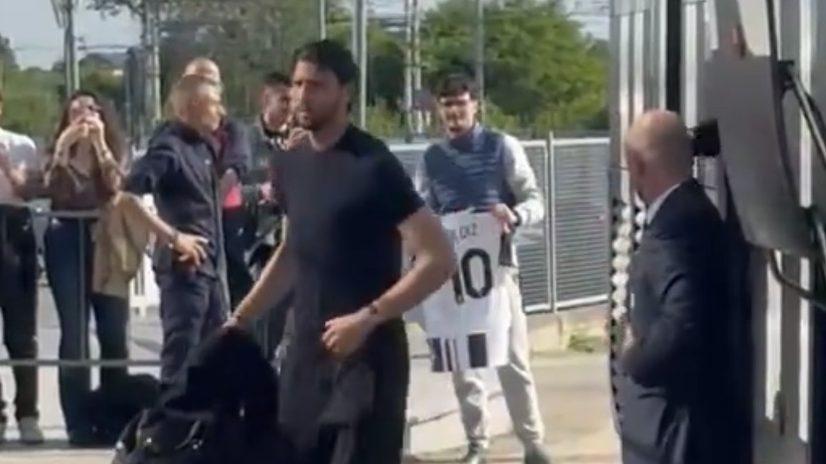 Lecce Juve, la partenza dei bianconeri da Caselle: comincia la missione Via del Mare per i bianconeri - FOTO e VIDEO 36 Partenza