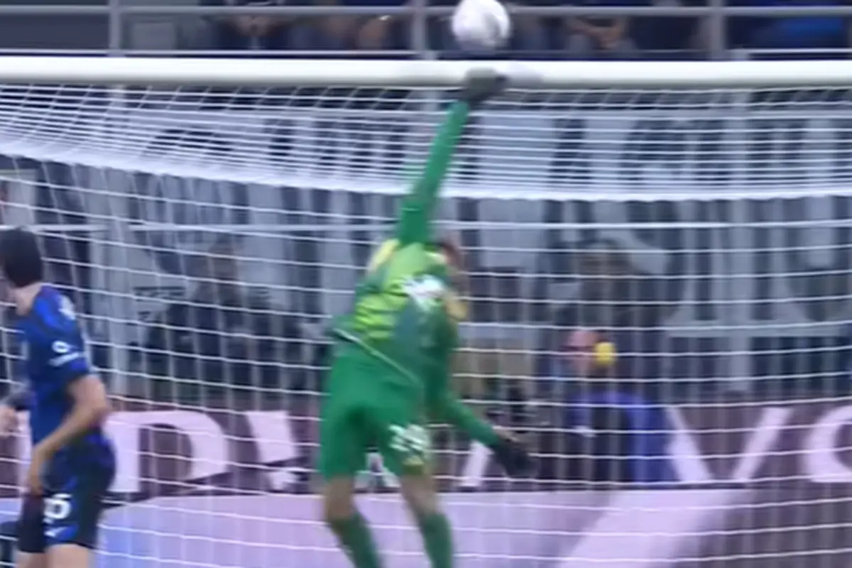 Di Gregorio è il passato: nuovo portiere bianconero, non è Alisson 36 Di Gregorio, portiere della Juve, impegnato durante una partita