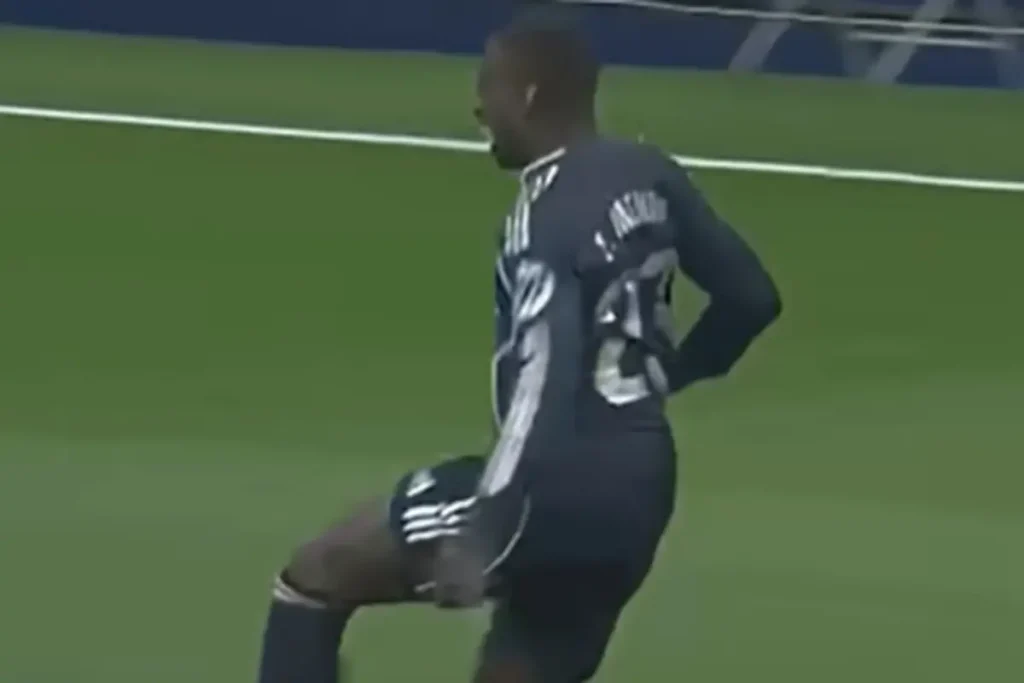 Infortunio gravissimo, stop di almeno 1 anno: rischio ritiro a 30 anni 37 mendy 10 maggio 2026 juventusnews24