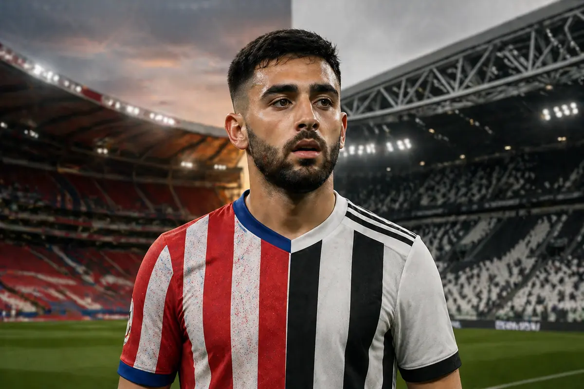 Nico Gonzalez con metà maglia Atletico e metà Juventus