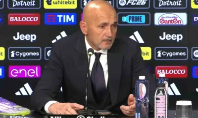Spalletti, allenatore della Juventus, mentre parla in conferenza stampa