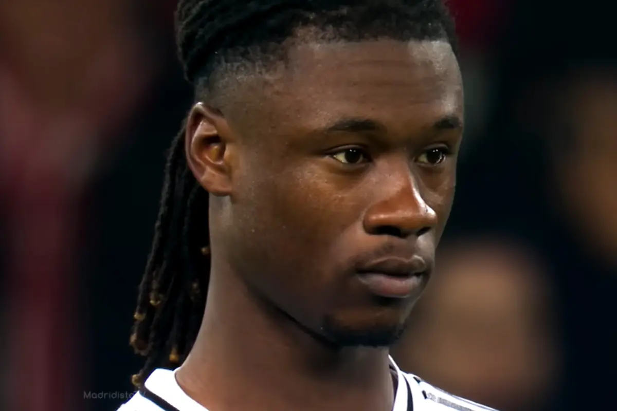 Camavinga del Real Madrid con lo sguardo concentrato
