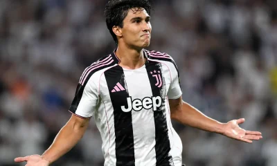 Gonzalo Garcia esulta con la maglia della Juventus, immagine creata con AI