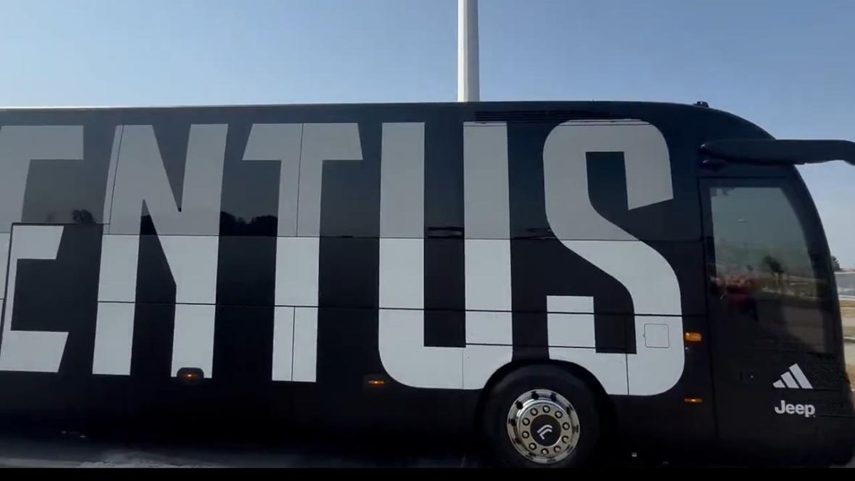 Juve Juventus Next Gen, i due pullman sono arrivati all'Allianz Stadium: FOTO e VIDEO del pre-partita 36 pullman Juventus