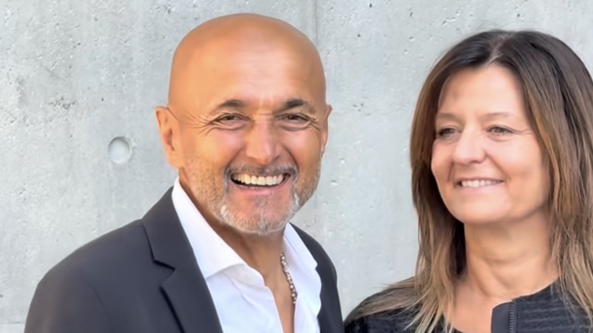 spalletti dalla panchina alla passerella ospite d8217eccezione alla sfilata di armani per la milano fashion week 8211 foto da Juventusnews24.com spalletti dalla panchina alla passerella ospite d8217eccezione alla sfilata di armani per la milano fashion week 8211 foto