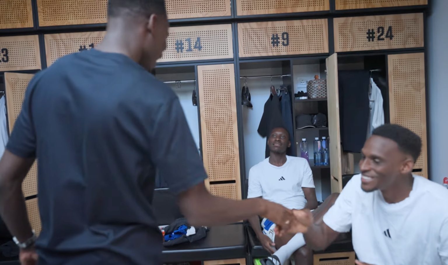 sarr juve i retroscena delle sue prime ore in bianconero kolo muani lo ha accolto cos236 alla continassa 8211 video da Juventusnews24.com sarr juve i retroscena delle sue prime ore in bianconero kolo muani lo ha accolto cos236 alla continassa 8211 video