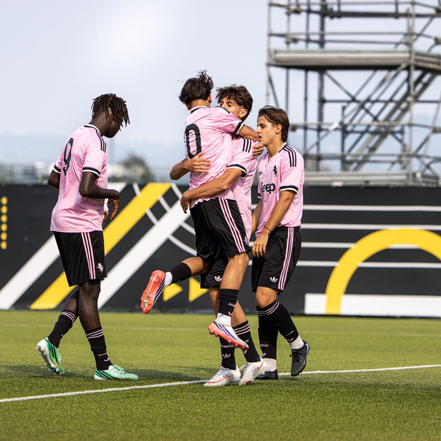settore giovanile juve poker di vittorie nel weekend bianconero dilagano under 15 e 18 la spuntano under 16 e 17 il quadro completo delle gare da Juventusnews24.com settore giovanile juve poker di vittorie nel weekend bianconero dilagano under 15 e 18 la spuntano under 16 e 17 il quadro completo delle gare