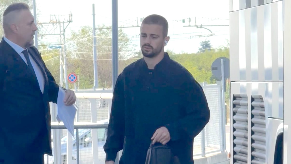 juventus in partenza dall8217aeroporto di caselle verso la sardegna comincia la missione cagliari 8211 video da Juventusnews24.com juventus in partenza dall8217aeroporto di caselle verso la sardegna comincia la missione cagliari 8211 video